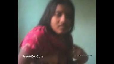 Desi Girl Showing Boobs