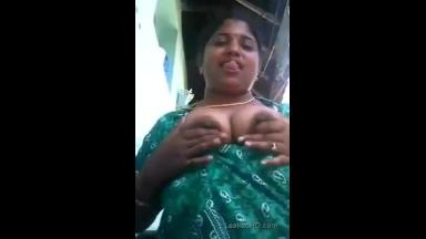 hot tamil aunty in horny mood boobs exposing hot selfie video