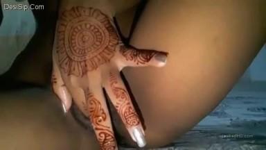 Horny desi girl fingering her juicy pussy in mehendi hand