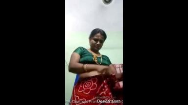 Horny Tamil Aunty Strip Her Cloths