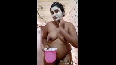 Exclusive- Swathi Naidu Bathing and wearing cloths