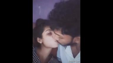 Desi Lankan Lover Kissing