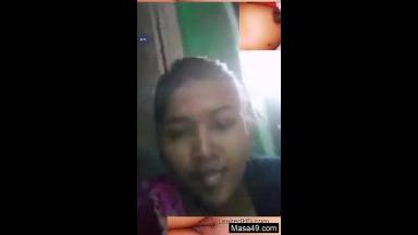 Cute Desi Girl Showing Her Boobs and Pussy On Video Call