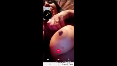 ute Desi Girl Showing Her Boobs and Pussy On Video Call