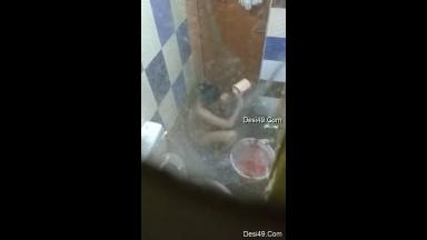 Desi bhabhi Bathing Capture By hidden Cam