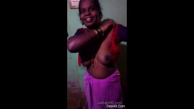 Sexy Tamil bahbhi Boobs Capture By Hubby