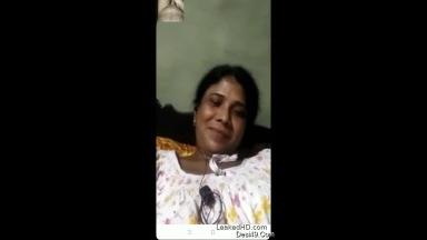 esi Bahbhi Showing Her Pussy On Video Call