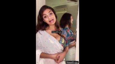  Anveshi Jain Instagram Live