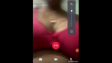 Desi Bhabhi Showing Her Boobs on Video Call Part 1