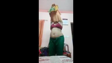 horny Desi girl Showing Her Boobs and Pussy part 1