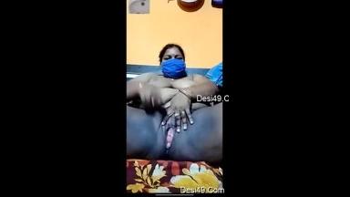 Horny Desi Bhabhi Fingerring