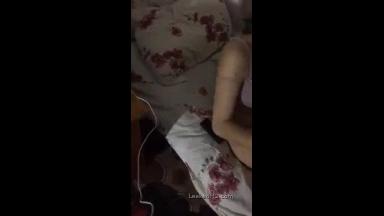 girl masturbates before shes goes to sleep