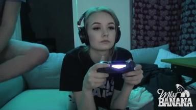 gamer girl in the ass fucked and cumshot on her face