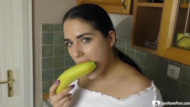 Sucking on a banana got me so horny that I masturbated later