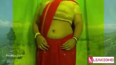 Aunty Huge Boobs and Navel