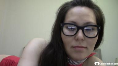 Nerdy gal spreads her legs and masturbates like never before