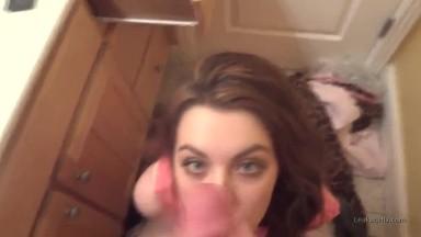 Cum loving girlfriend sucking cock for facial 