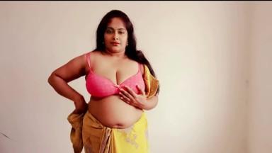 Horny Indian Arya Masturabating Her Self