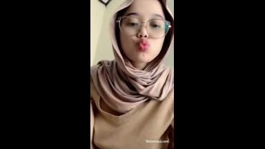 Busty Hijab Girl Ica Record Show Her Curves Viral Mms