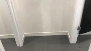 Fucking a stranger in the mall bathroom