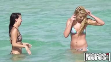 Mofos - Two perfect beach babes have some fun