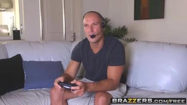 Brazzers - Brazzers Exxtra - My Stepsister The Gamer scene starring Kristen Scott and Sean Lawless