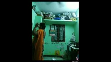 Today Exclusive-Desi Aunty Changing Cloths Record In Hidden Cam