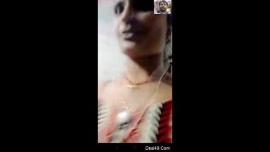 Today Exclusive- Desi Bhabhi Showing Her Boobs To Lover On Video Call