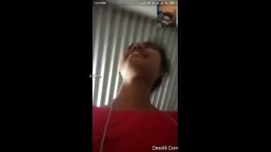 Today Exclusive- Desi Girl Showing Her Boobs and Pussy on Video Call