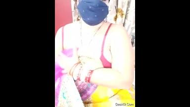 Today Exclusive- Super Horny Desi Bhabhi Shows Boobs and Pussy