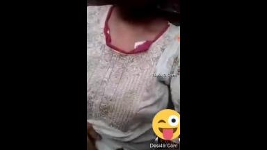 Today Exclusive- Cute Paki Girl Showing Her Boobs