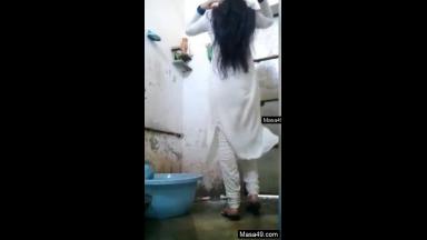 Today Exclusive  Cute Paki Girl Bathing and Fucking Part 3