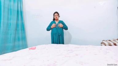 Today Exclusive  Horny Paki Bhabhi Masturbating Part 4