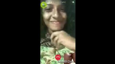 Today Exclusive  Cute Lankan Girl Shows her Boobs on Video Call Part 2