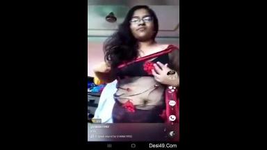 Today Exclusive  Desi Bhabhi Shows Boobs and Bathing Part 10