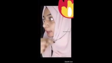 Today Exclusive  Cute Hijabi Girl Shows Her Pussy On Video Call