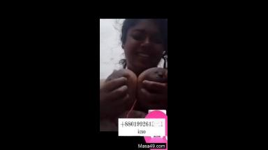 Today Exclusive  Horny Desi Girl Play With her Boobs