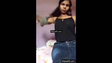 Today Exclusive  Tamil Girl Shows her Boobs