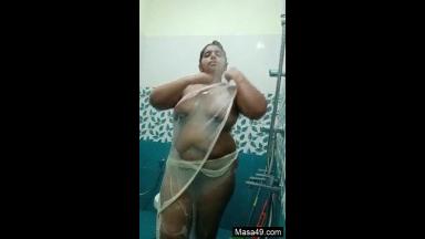 Today Exclusive amp8211 Sexy Mallu Bhabhi Bathing and Dancing Part 3