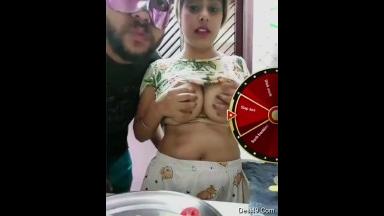 Today Exclusive -Sexy Bhabhi Shows Her Boobs and Give Blowjob