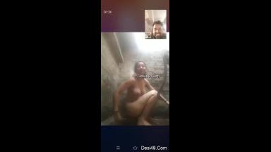 Today Exclusive -Cute Village Girl Shows Bathing To Lover On VC