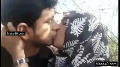 Today Exclusive amp8211 Desi GF Give OutDoor Blowjob