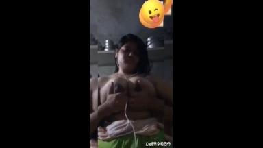 Today Exclusive- Cute Bangla Girl play With Her Big Boobs