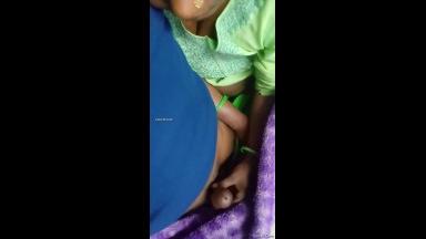 Today Exclusive-Desi Bhabhi Give Blowjob