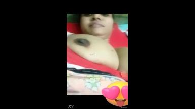 Today Exclusive- Desi Girl Shows Her Boobs and Pussy