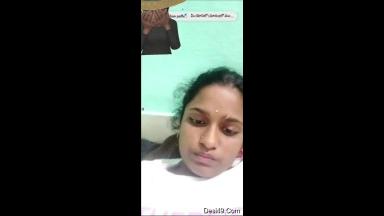 Today Exclusive- Desi Girl Shows Her Boobs to Lover On VC