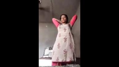 Today Exclusive- Desi Village Girl Shows Her Ass and Pussy