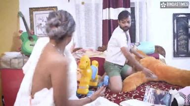 Today Exclusive-Sudipa Dadi Ne apne Nanhe Pote Ko Pahlibar Choda Chodi karne sikhaya aur pota ka 2 bar cumshots