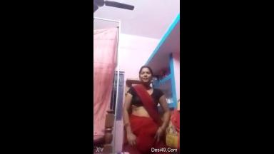 Today Exclusive-Desi Village Bhabhi Shows Her Pussy Part 1