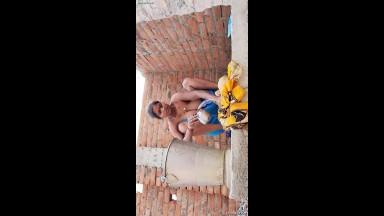 Today Exclusive amp8211 Desi Village Bhabhi OutDoor Bathing part 2